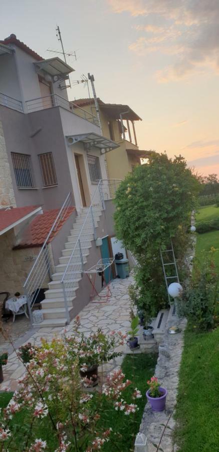 Maria'S Luxury Apartment Kassandria Bagian luar foto